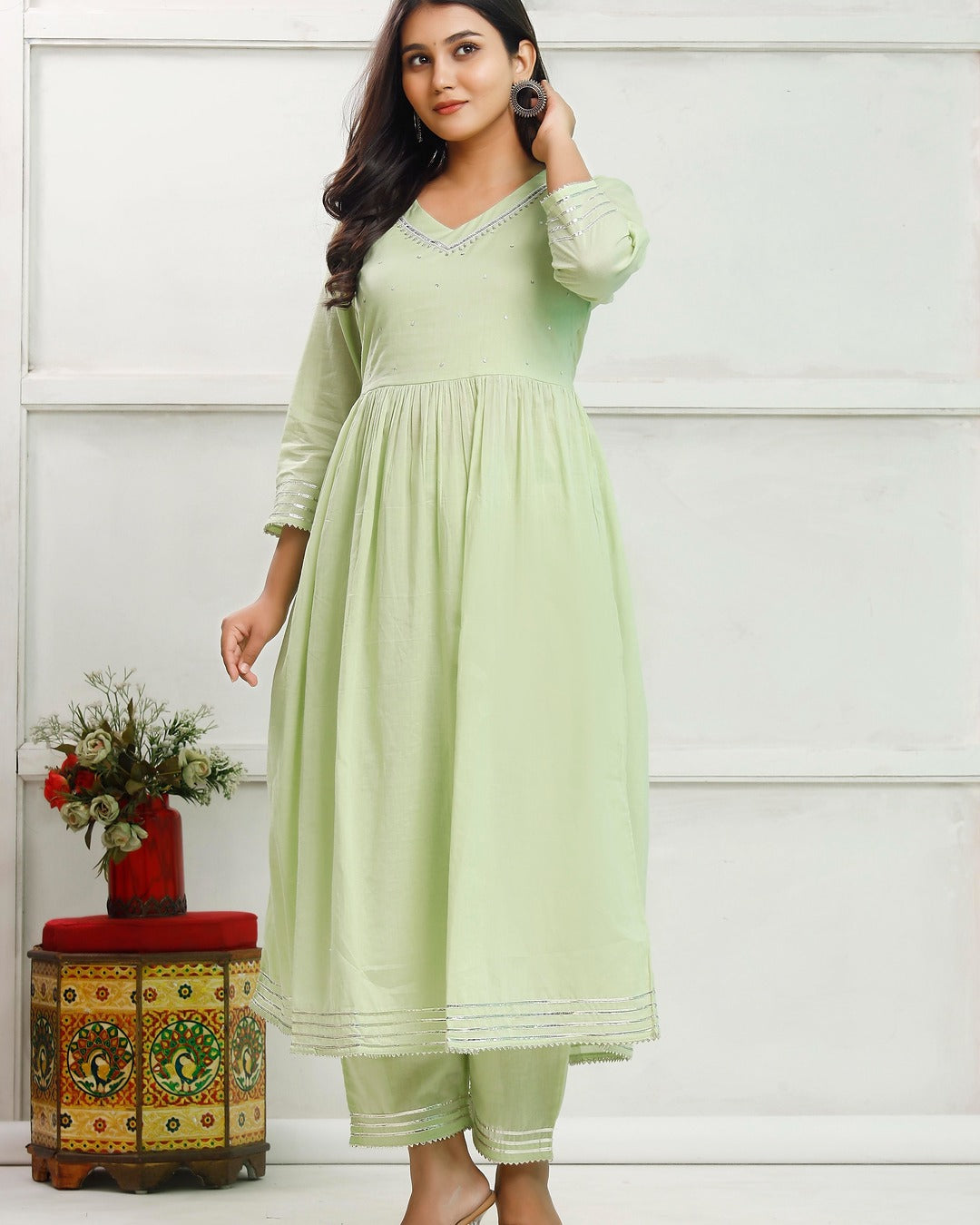 Women Hand Embroidered Cotton kurta set