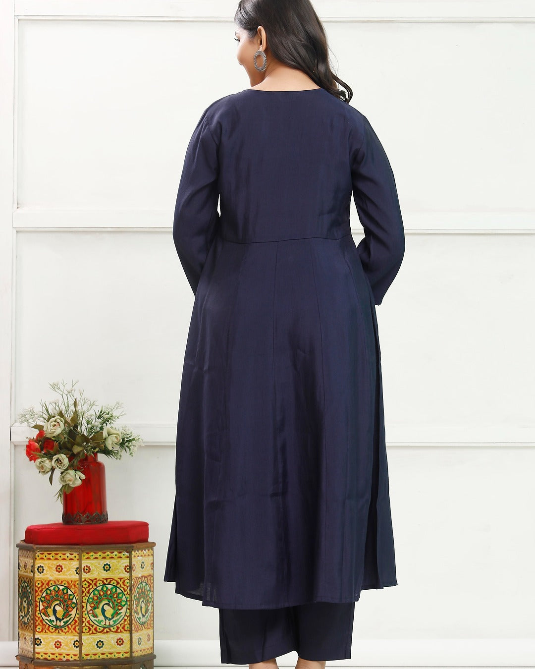 Women Hand Embroidered Cotton kurta set